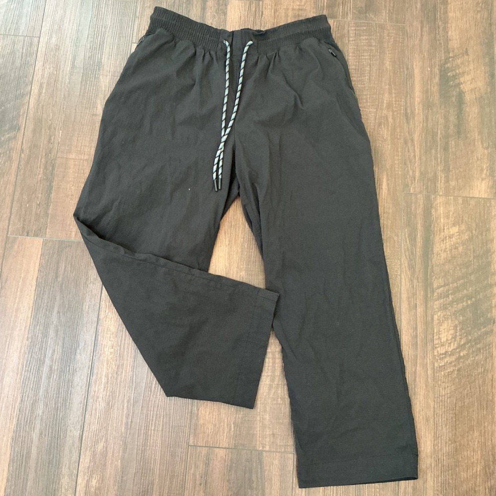 Athleta Trekkie Straight Crop Pants Black Ripstop Hiking Travel Size 10 Active